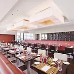 Отель Moevenpick Centre