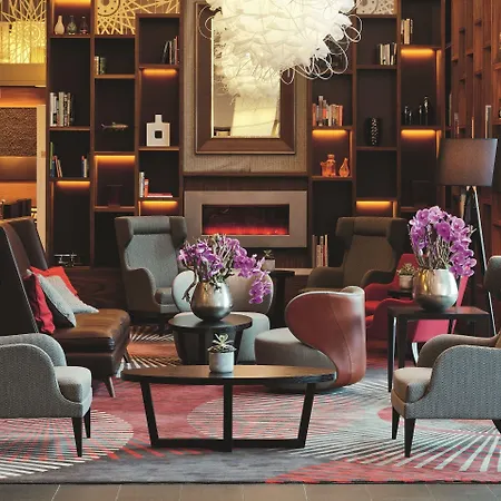 Hotel Moevenpick Centre 4*