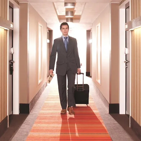 Hotel Moevenpick Centre 4*