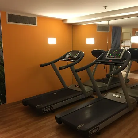 Hotel Moevenpick Centre 4*