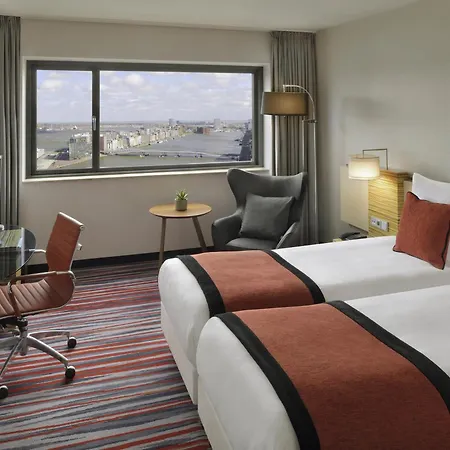 Hotel Moevenpick Centre 4*
