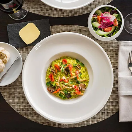 Mövenpick Centre 4* Amsterdam