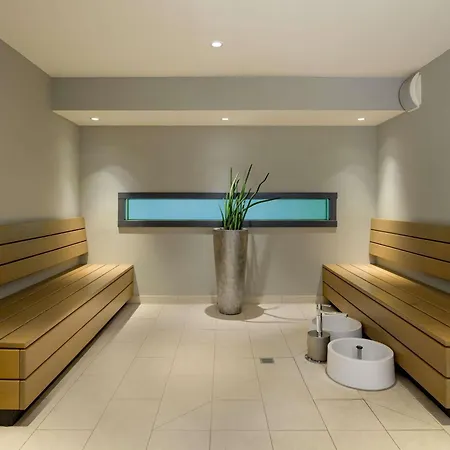 Mövenpick Centre Hotel 4*