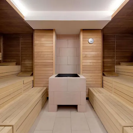 Mövenpick Centre 4* Amsterdam