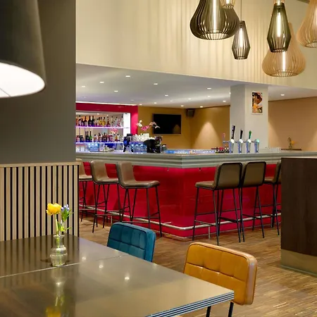 Hotel Moevenpick Centre 4*