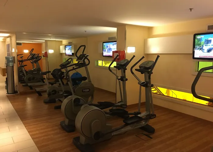 Mövenpick Centre Hotel 4*