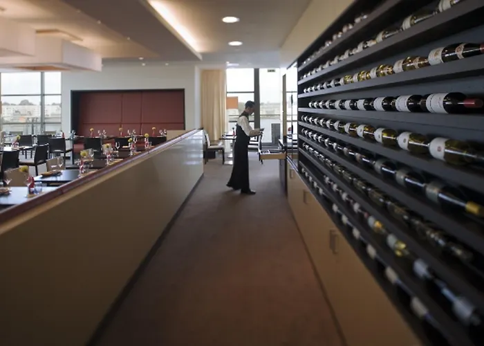 Moevenpick Centre 4*