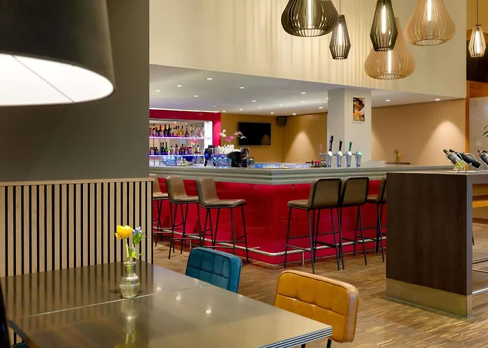 Mövenpick Centre 4*