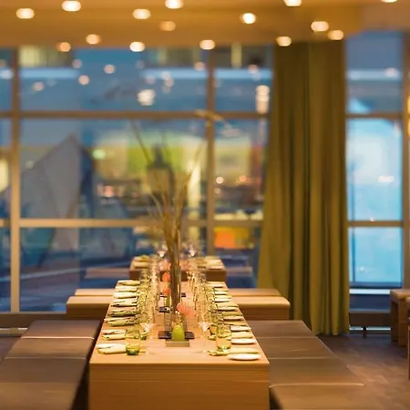 Hotel Moevenpick Centre 4*