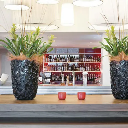 Hotel Moevenpick Centre 4*