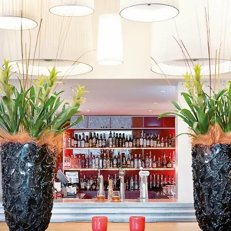 Hotel Moevenpick Centre 4*