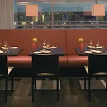 Moevenpick Centre מלון