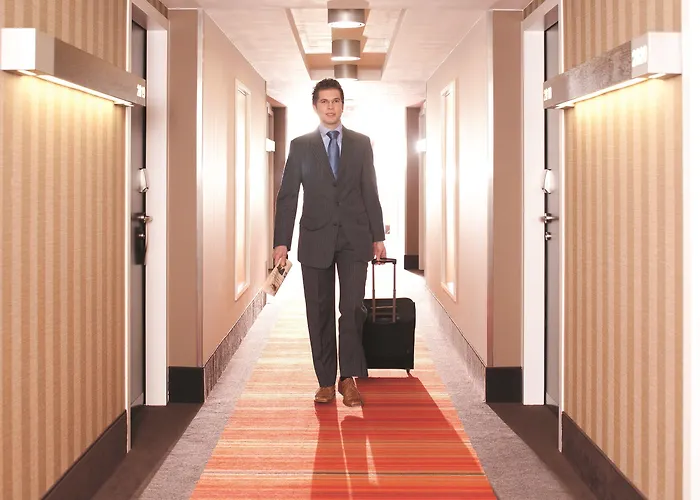 Hotel Moevenpick Centre 4*