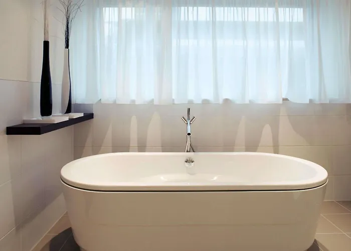 Moevenpick Centre Hotel 4*